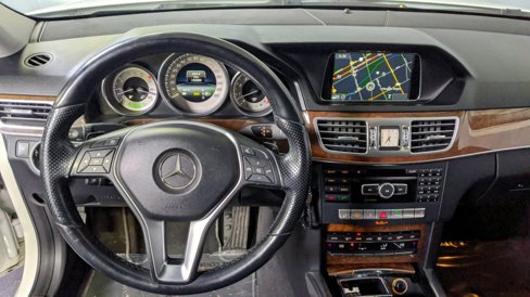 Used 2014 Mercedes-Benz E 350 4MATIC Sedan image 20