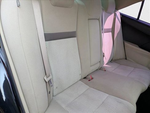Used 2014 Toyota Camry LE image 17