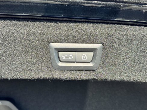 Used 2022 BMW 750i xDrive w/ Executive Package image 68