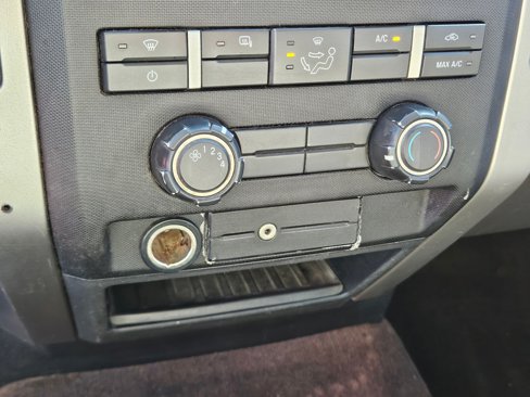 Used 2010 Ford F150 XLT image 24