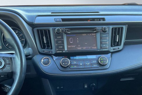 Used 2017 Toyota RAV4 XLE image 6