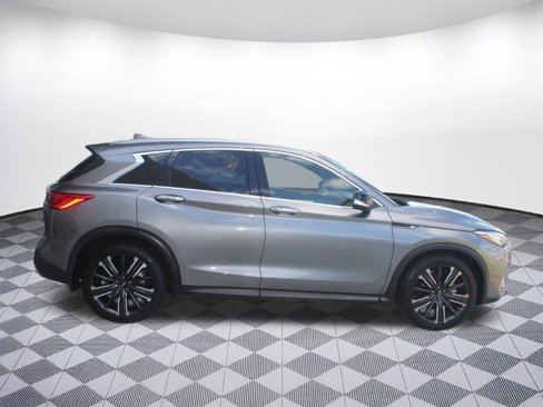 Used 2021 INFINITI QX50 Luxe w/ Appearance Package image 8
