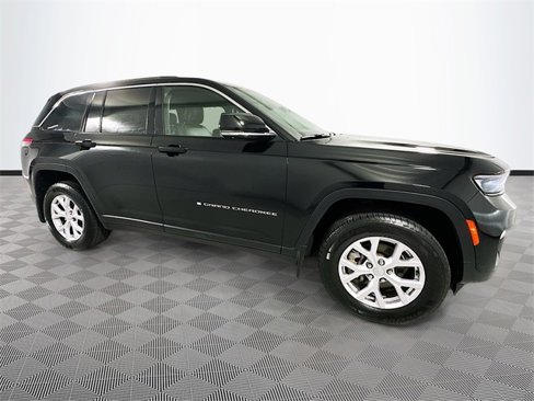 Certified 2022 Jeep Grand Cherokee Limited w/ Luxury Tech Group II image 8
