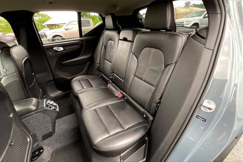Used 2022 Volvo XC40 T5 Momentum image 20