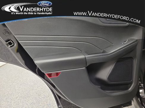Used 2023 Ford Escape Active w/ Tech Pack #2 image 11
