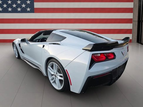 Used 2019 Chevrolet Corvette Stingray Coupe w/ 1LT image 4