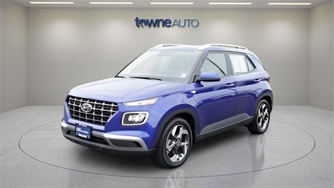 Used 2022 Hyundai Venue Limited image 2