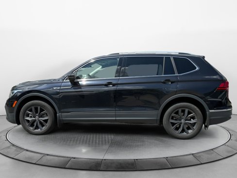 Certified 2022 Volkswagen Tiguan SE image 4