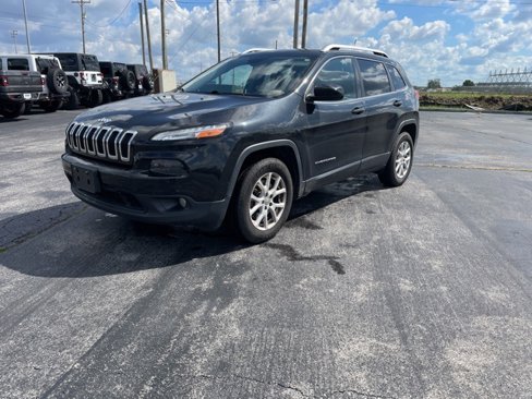 Used 2015 Jeep Cherokee Latitude w/ Cold Weather Group image 2