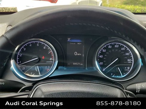 Used 2018 Toyota Camry SE image 18