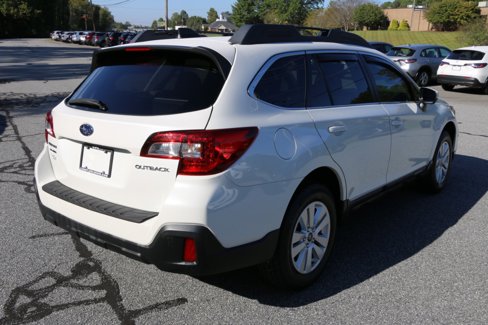 Used 2018 Subaru Outback 2.5i Premium image 8