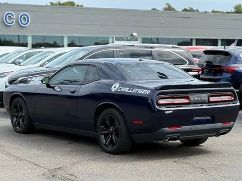 Used 2015 Dodge Challenger SXT w/ Driver Convenience Group image 38