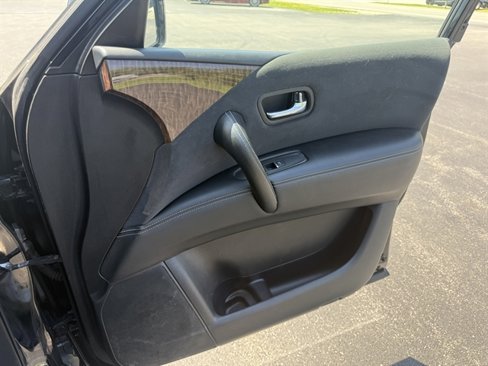 Used 2017 Nissan Armada SV image 42