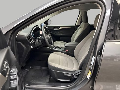 Used 2022 Ford Escape SE w/ Cold Weather Package image 9