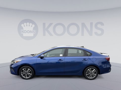 Used 2023 Kia Forte LXS w/ LXS Technology Package image 2