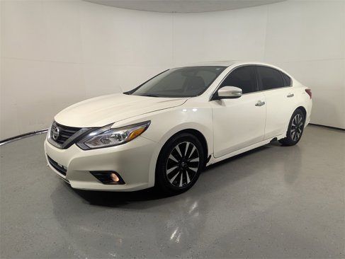 Used 2018 Nissan Altima 2.5 SV w/ 2.5 SV Technology Package image 3