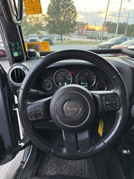 Used 2014 Jeep Wrangler Unlimited Rubicon w/ Connectivity Group image 9