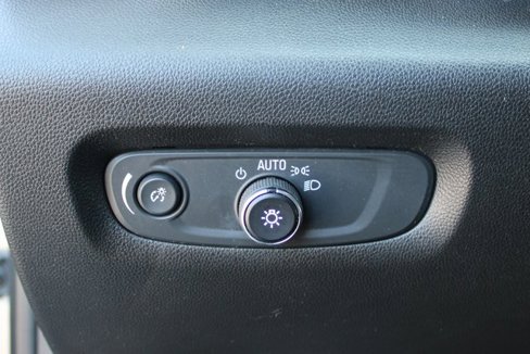 Used 2020 Chevrolet Traverse LS image 14