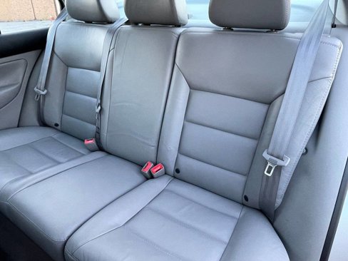 Used 2002 Volkswagen Jetta GLS image 13
