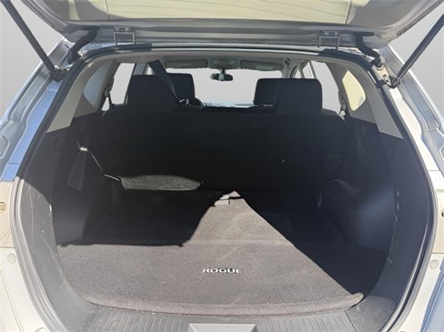 Used 2015 Nissan Rogue S image 16