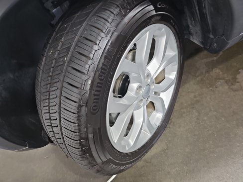 Used 2019 Land Rover Discovery Sport SE image 34