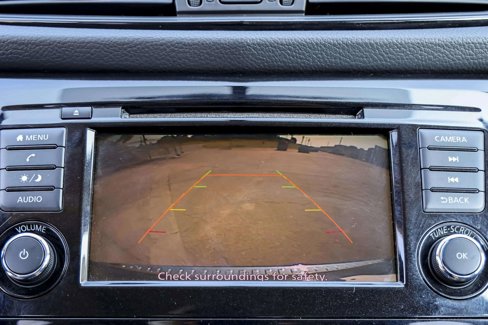 Used 2018 Nissan Rogue SV image 32