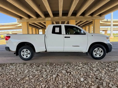 Used 2013 Toyota Tundra 2WD Double Cab image 2