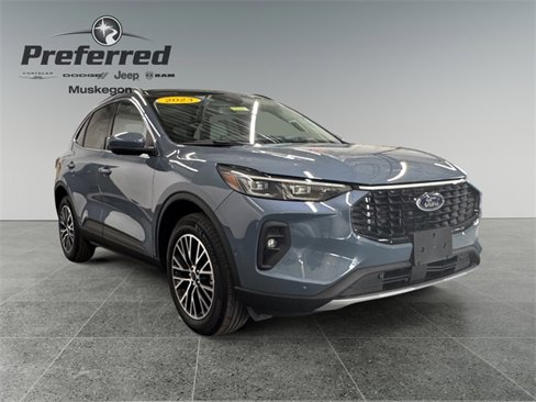 Used 2023 Ford Escape SE w/ PHEV Premium Package image 1