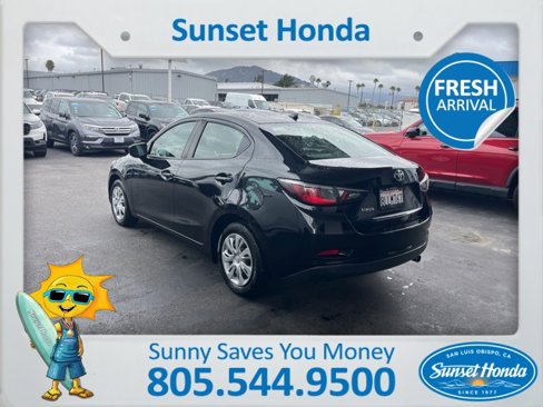 Used 2019 Toyota Yaris L image 7