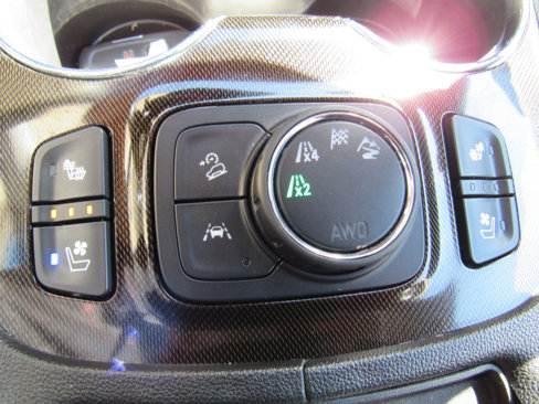 Used 2021 GMC Acadia AT4 w/ Technology Package image 26