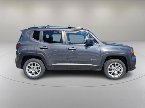 Used 2022 Jeep Renegade Latitude w/ Convenience Group image 12