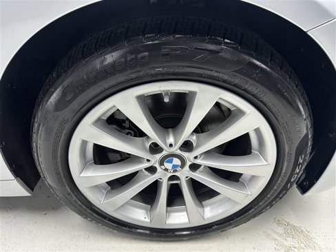 Used 2018 BMW 320i xDrive Sedan w/ Convenience Package image 14