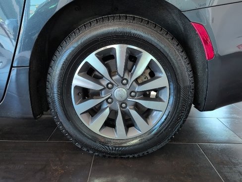 Used 2020 Chrysler Pacifica Touring-L Plus image 9