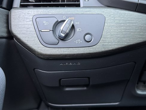 Used 2021 Audi A4 2.0T Premium w/ Convenience Package image 29