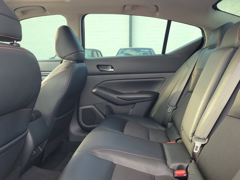 Certified 2021 Nissan Altima 2.5 SR w/ SR Premium Package image 13
