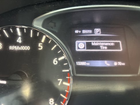 Used 2016 Nissan Pathfinder Platinum w/ Family Entertainment Package image 28
