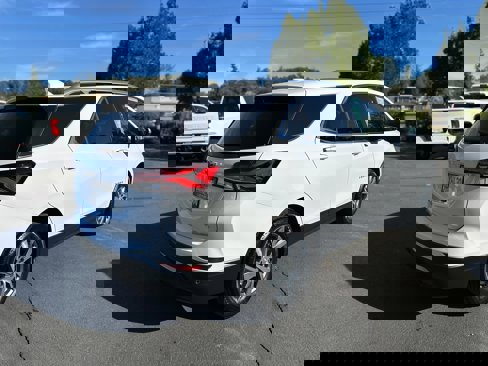 Used 2023 Chevrolet Equinox Premier image 6
