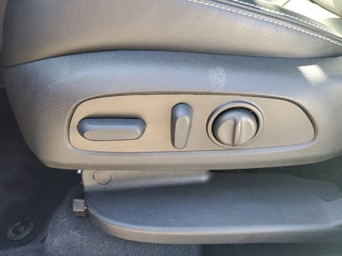 Used 2022 GMC Terrain SLT image 22