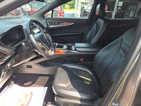 Used 2019 Lincoln Nautilus Select image 26