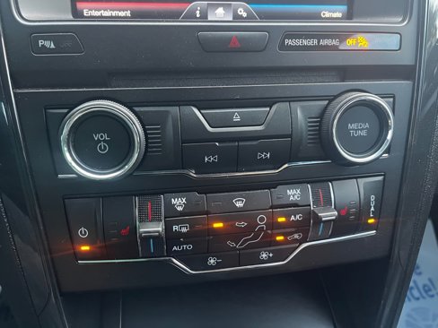 Used 2016 Ford Explorer XLT w/ Equipment Group 202A image 30