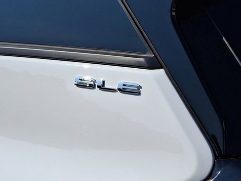 Used 2024 GMC Terrain SLE image 30