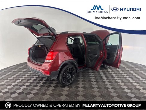 Used 2021 Chevrolet Trax LT w/ Premium Seat Package image 18