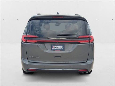 Used 2021 Chrysler Pacifica Touring-L image 6