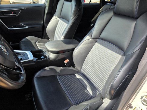 Used 2019 Toyota RAV4 XSE image 11