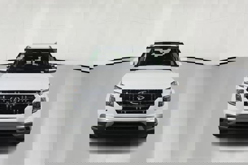 New 2025 Hyundai Venue SEL image 2