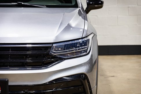 Used 2022 Volkswagen Tiguan SE R-Line image 4