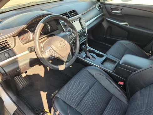 Used 2015 Toyota Camry SE image 8