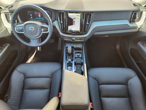 Certified 2025 Volvo XC60 B5 Plus image 11