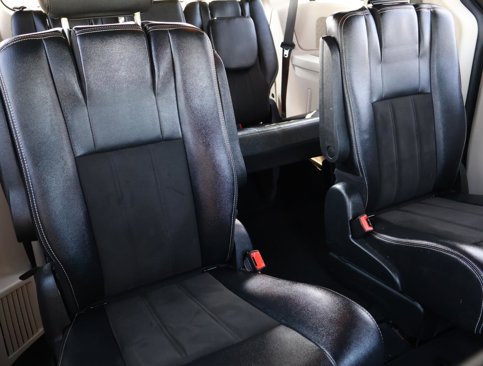 Used 2019 Dodge Grand Caravan SXT image 18