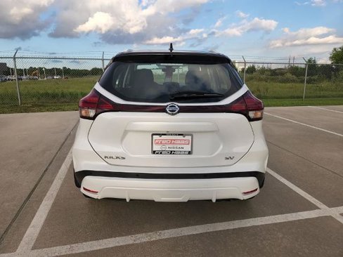 Certified 2021 Nissan Kicks SV w/ Interior Electronics Package image 6